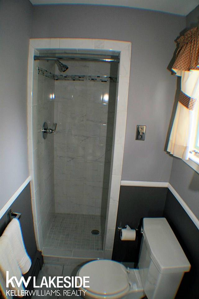 6106 Deguise Court Rochester, MI 48306 - Photo 26 of 54 31289438-25.JPG
