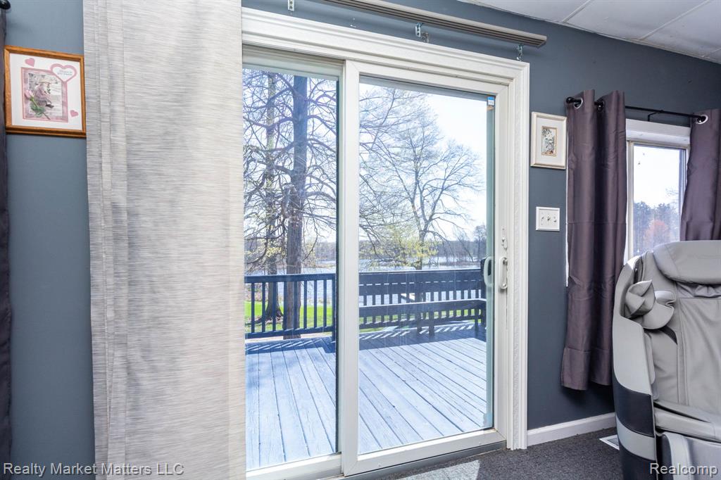 2543 Henry Road Lapeer, MI 48446 - Photo 5 of 30