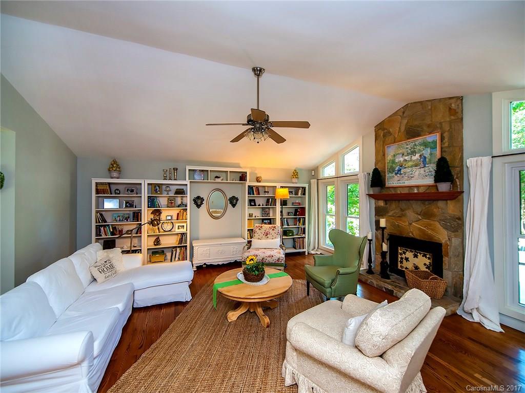 9061 Tulagi Court Tega Cay, SC 29708 - Photo 3 of 24 Gallery Image 3