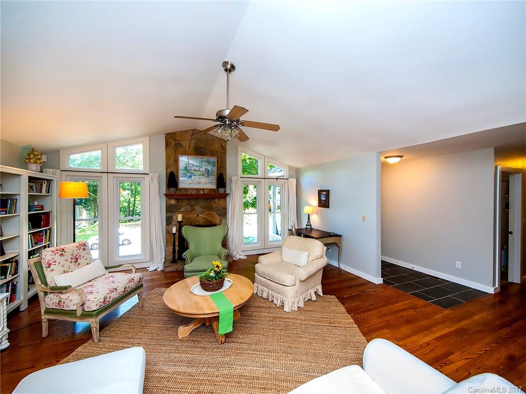9061 Tulagi Court Tega Cay, SC 29708 - Photo 4 of 24 Gallery Image 4