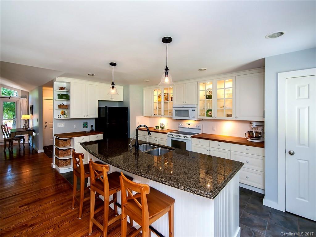 9061 Tulagi Court Tega Cay, SC 29708 - Photo 8 of 24 Gallery Image 8