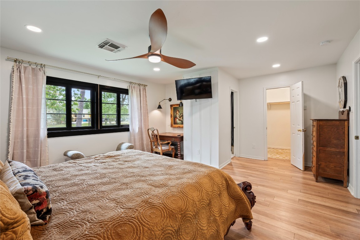 1908 Deats Road Dickinson, TX 77539 - Photo 18 of 41 Desk niche with accent lighting, walk in closet and direct access to the primary bath.