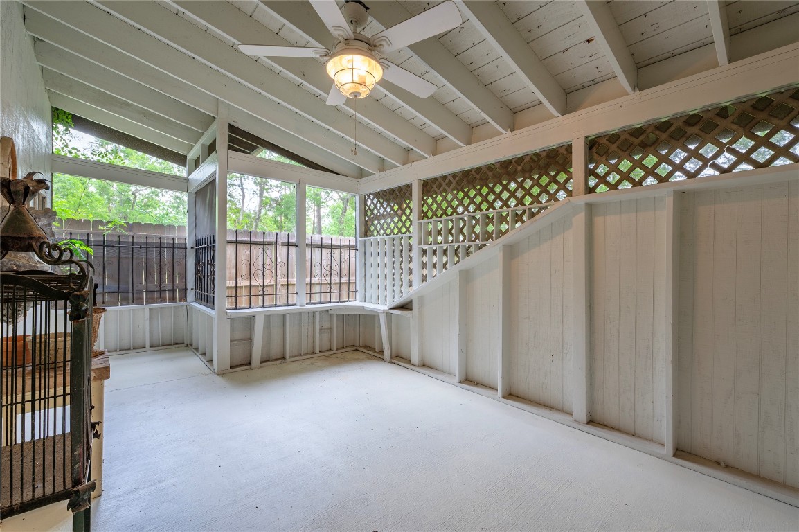 1908 Deats Road Dickinson, TX 77539 - Photo 25 of 41 Private patio is full screened with ceiling fan fixture.