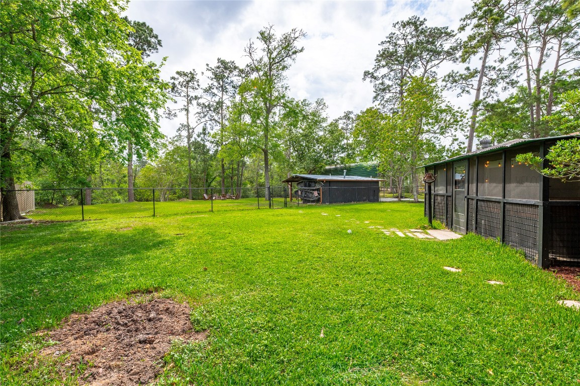 1908 Deats Road Dickinson, TX 77539 - Photo 33 of 41 More backyard views!