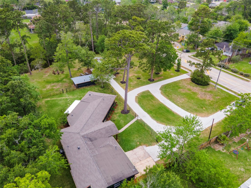 1908 Deats Road Dickinson, TX 77539 - Photo 39 of 41 Aerial view of the large home and driveways on the property.