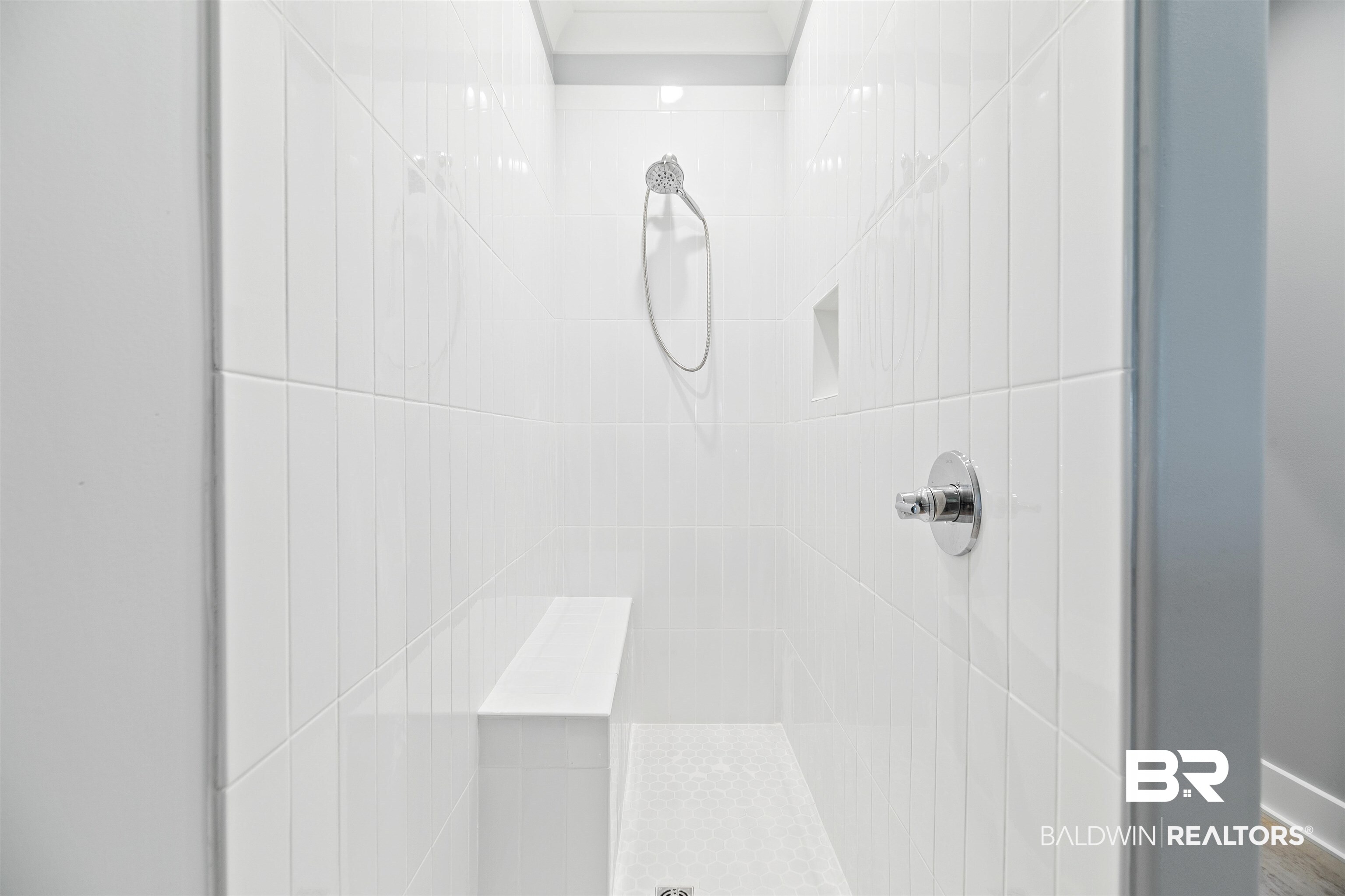 10507 County Road 1 Fairhope, AL 36532 - Photo 25 of 59 Interior space featuring tiled shower