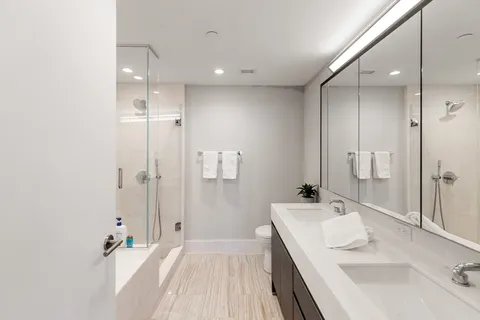 $1,650,000 | 100 Lovejoy Wharf, Unit 9F, Boston, MA 02114