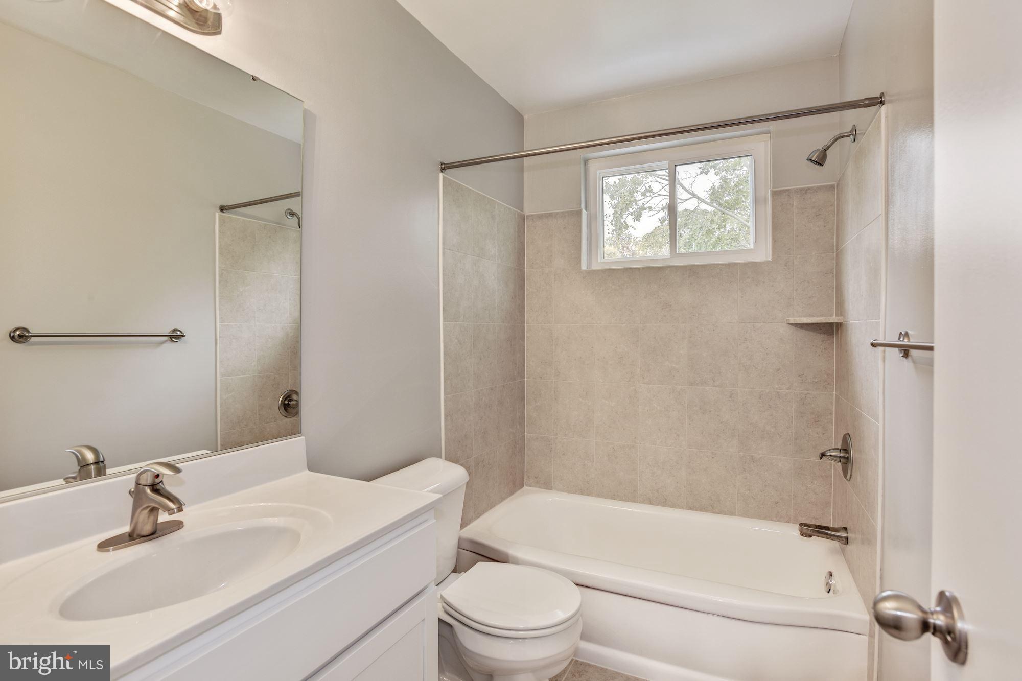 7110 Adelphi Road Hyattsville, MD 20782 - Photo 18 of 27 Full Bath