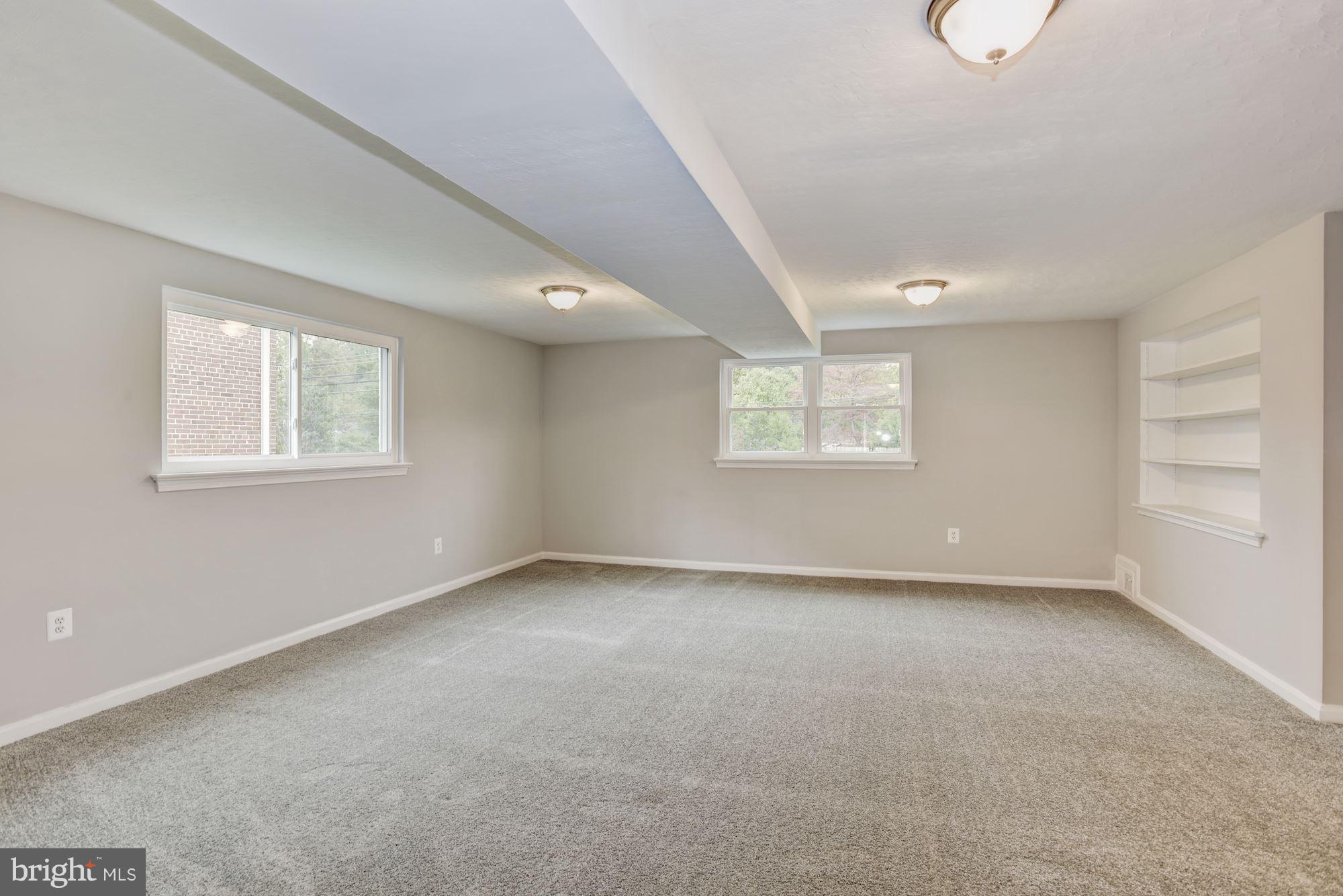 7110 Adelphi Road Hyattsville, MD 20782 - Photo 19 of 27 Family Room