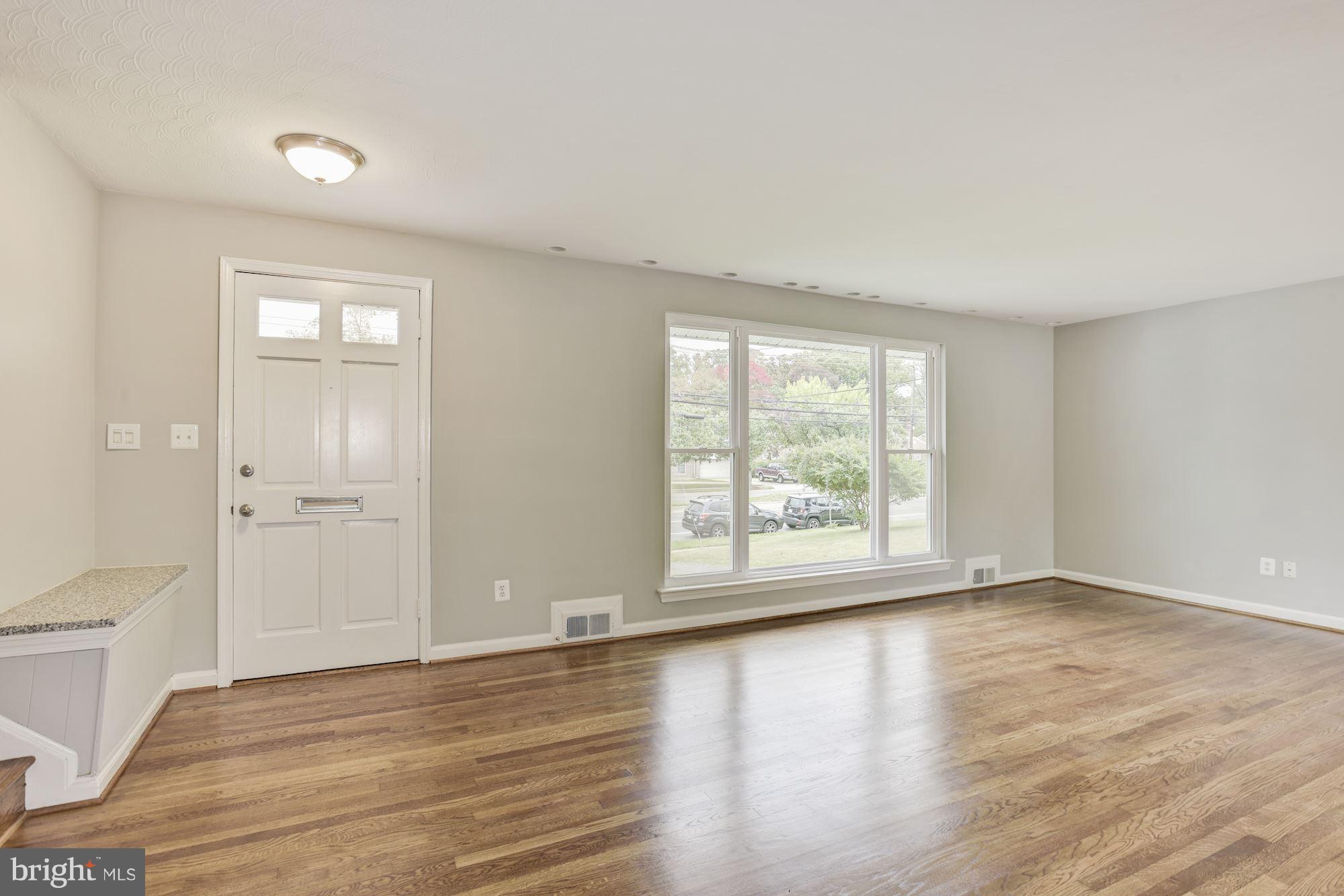 7110 Adelphi Road Hyattsville, MD 20782 - Photo 3 of 27 Living Room
