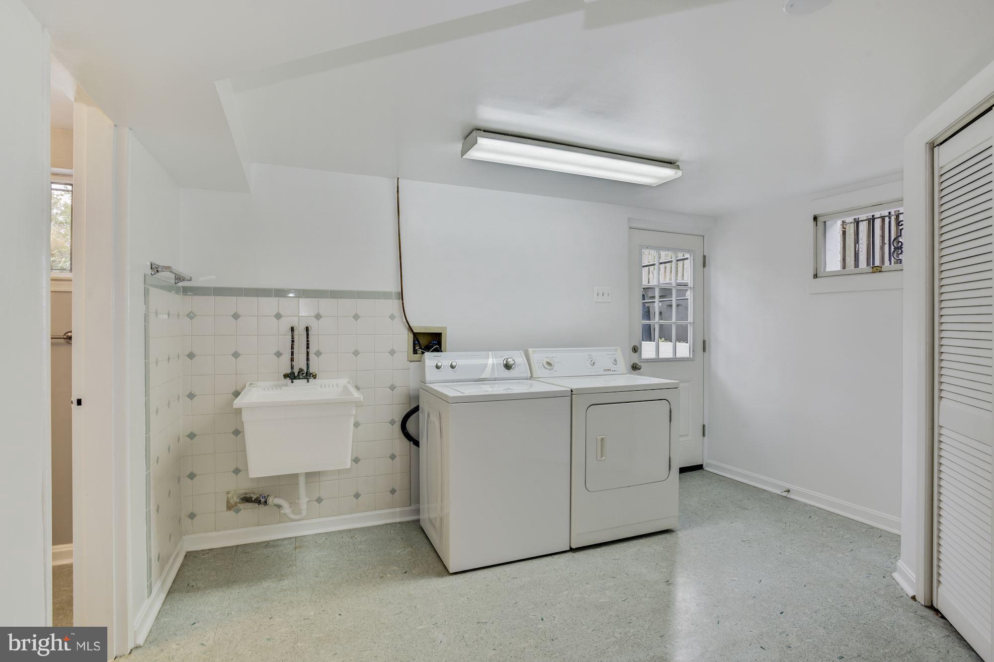 7110 Adelphi Road Hyattsville, MD 20782 - Photo 21 of 27 Laundry Room