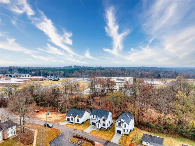 $384,000 | 124 Lyman Avenue, Duncan, SC 29334