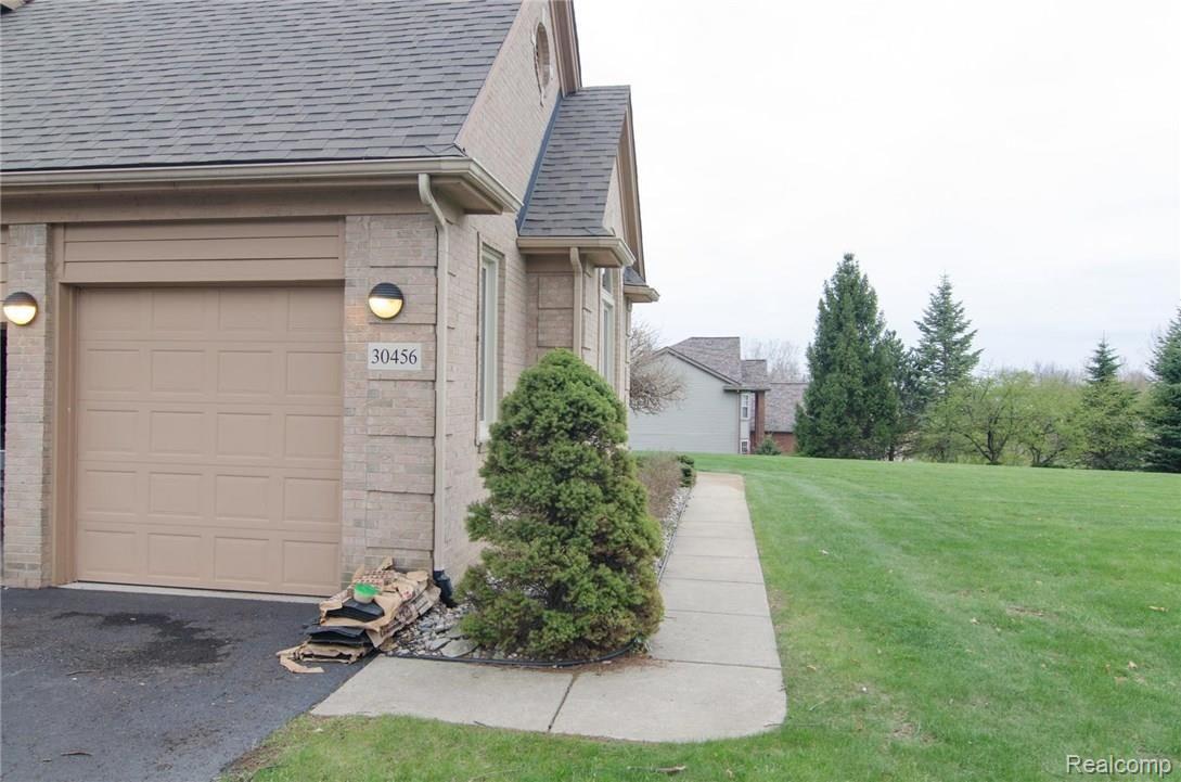 30456 Ridge Court New Hudson, MI 48165 - Photo 45 of 47 GRU_1183.jpg