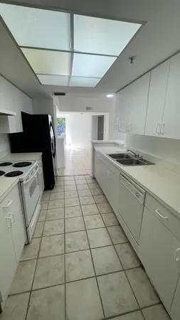$2,100 | 4199 Haverhill Road, Unit 103, West Palm Beach, FL 33417