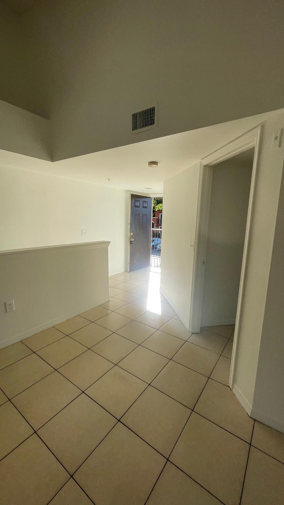 4199 Haverhill Road, Unit 103 West Palm Beach, FL 33417 - Photo 8 of 10 cb54aa2c-dfc1-445b-86ed-bbed78745c8b