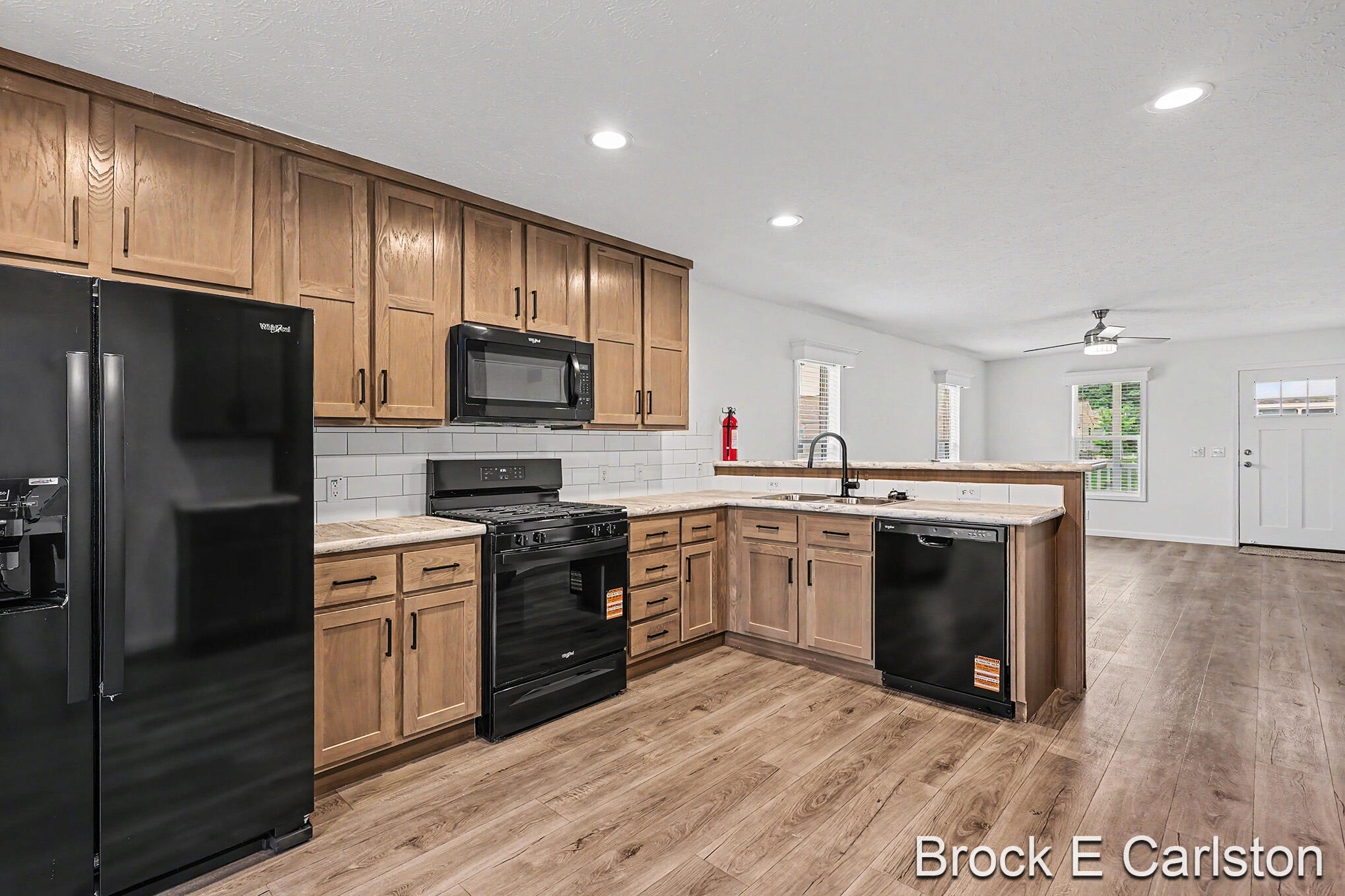 1283 East Ellis Road, Unit 28 Muskegon, MI 49441 - Photo 8 of 16 QJ1A9166