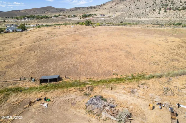 a view of a livingroom with bathroom