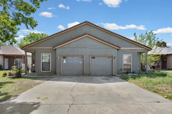 $279,999 | 911 Crockett Street, Lockhart, TX 78644