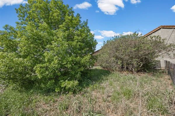 $279,999 | 911 Crockett Street, Lockhart, TX 78644