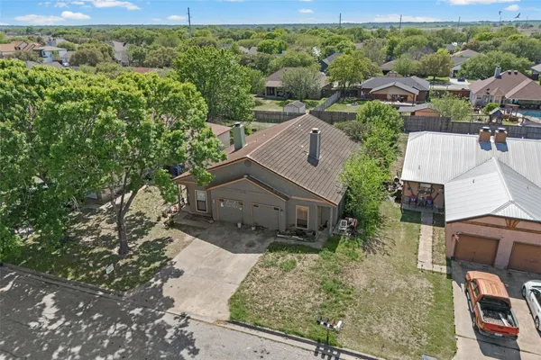 $279,999 | 911 Crockett Street, Lockhart, TX 78644