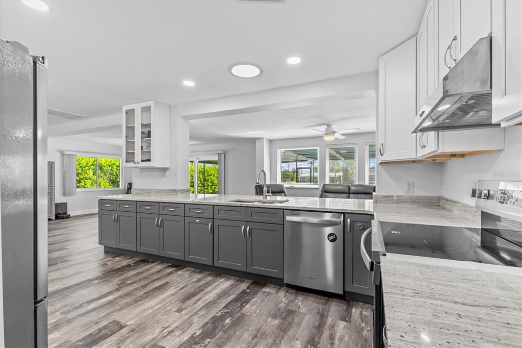 5524 Leeward Lane New Port Richey, FL 34652 - Photo 17 of 60