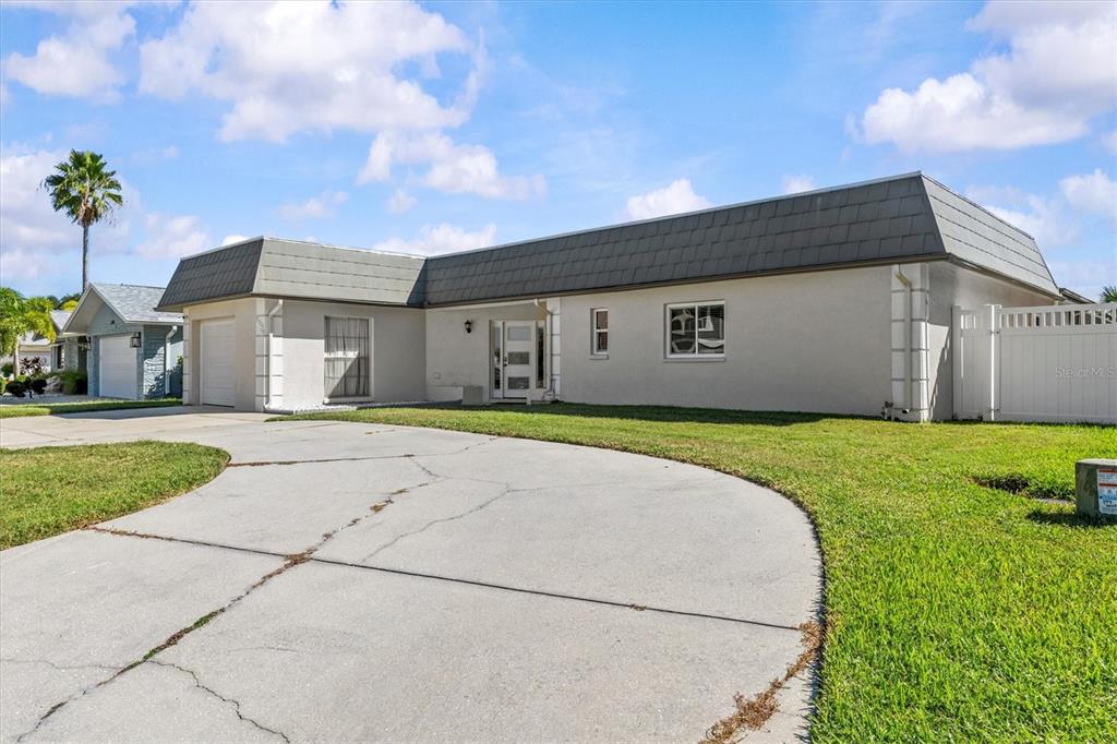 5524 Leeward Lane New Port Richey, FL 34652 - Photo 5 of 52