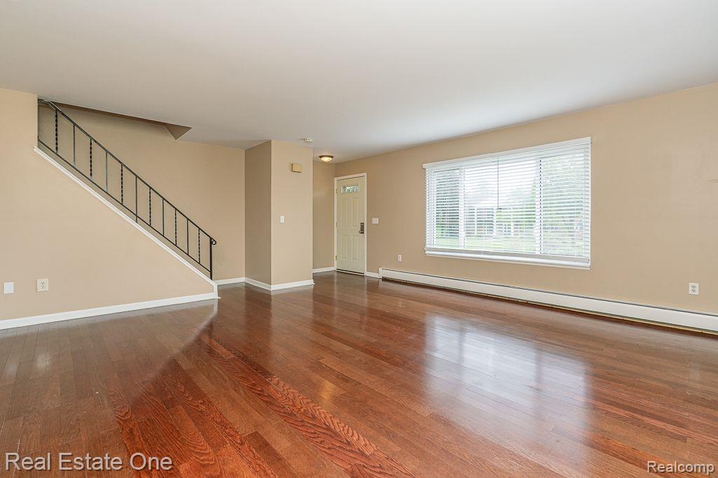 1127 Tienken Court Rochester, MI 48306 - Photo 3 of 15