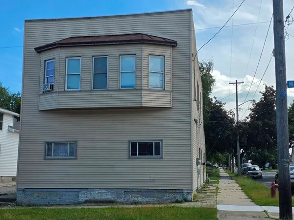$170,000 | 1305 South 15th Street, Unit 1305, Manitowoc, WI 54220