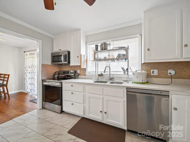 $418,000 | 7335 Meadowdale Lane, Charlotte, NC 28212