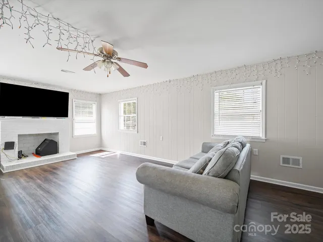 $418,000 | 7335 Meadowdale Lane, Charlotte, NC 28212