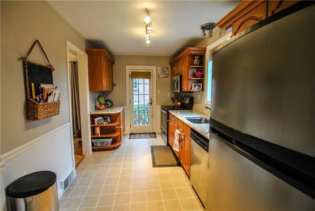 203 Overdale Road Pittsburgh, PA 15221 - Photo 6 of 23 Gallery Image 6