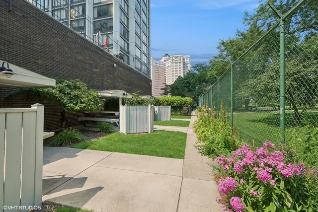 $299,000 | 5455 North Sheridan Road, Unit 1601, Chicago, IL 60640