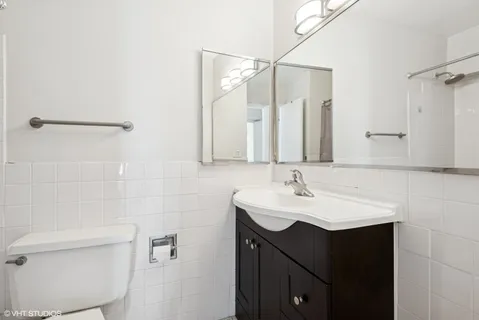 $299,000 | 5455 North Sheridan Road, Unit 1601, Chicago, IL 60640