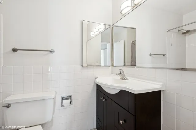 $299,000 | 5455 North Sheridan Road, Unit 1601, Chicago, IL 60640