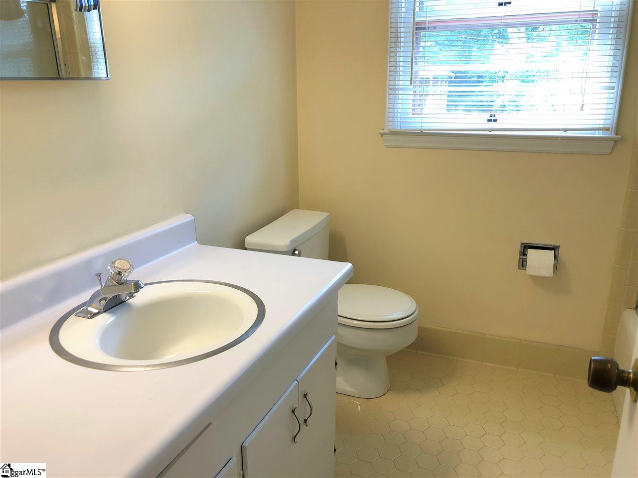 509 Tryon Street Greer, SC 29651 - Photo 16 of 34