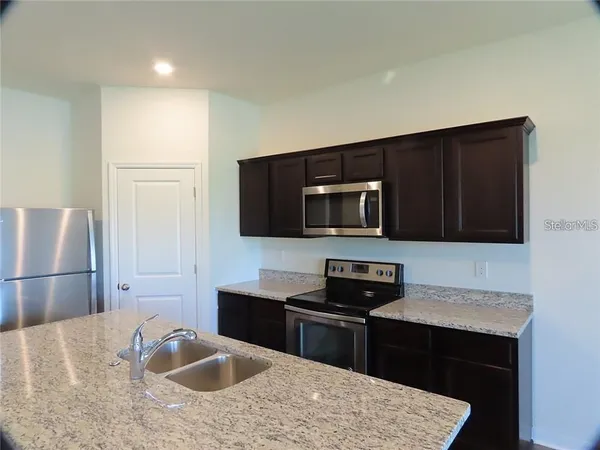 $2,300 | 3026 Nova Scotia Way, New Smyrna Beach, FL 32168