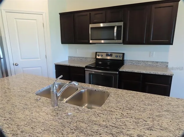 $2,300 | 3026 Nova Scotia Way, New Smyrna Beach, FL 32168