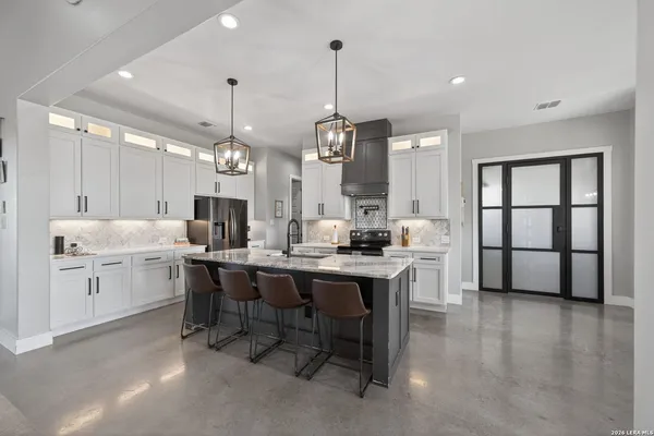 $797,500 | 2493 County Road 4713, La Coste, TX 78039