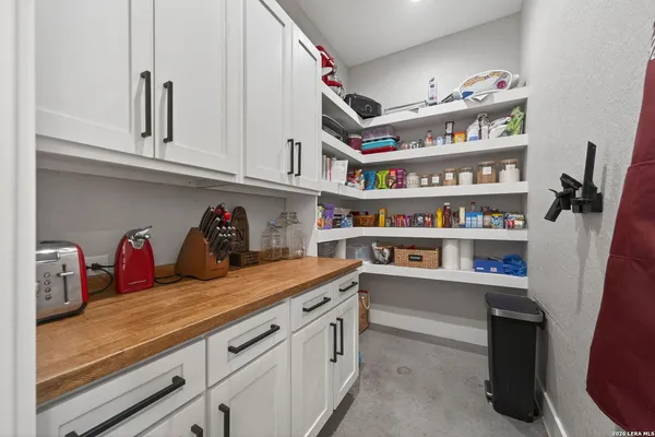 $797,500 | 2493 County Road 4713, La Coste, TX 78039