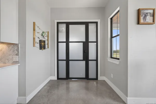 $797,500 | 2493 County Road 4713, La Coste, TX 78039