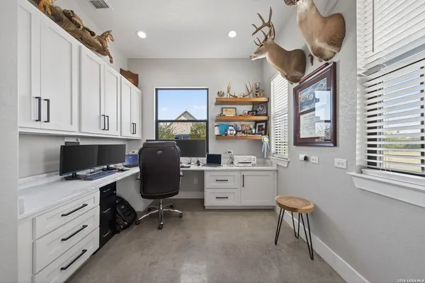 $797,500 | 2493 County Road 4713, La Coste, TX 78039