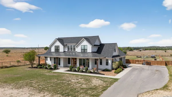 $797,500 | 2493 County Road 4713, La Coste, TX 78039