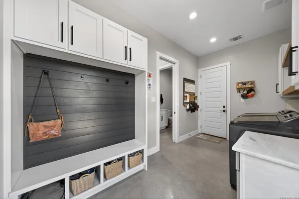 $797,500 | 2493 County Road 4713, La Coste, TX 78039