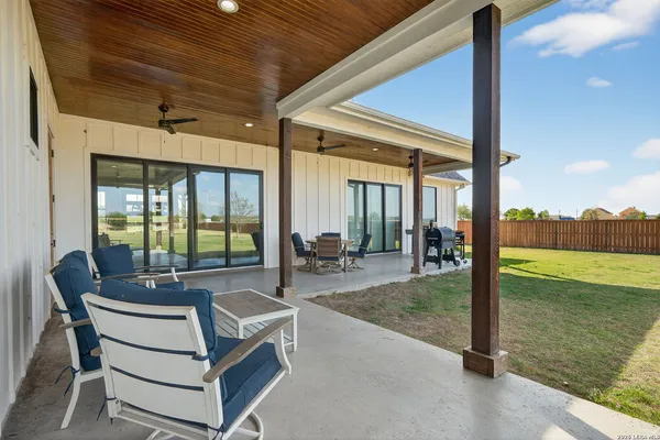 $797,500 | 2493 County Road 4713, La Coste, TX 78039