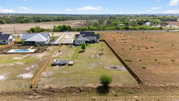 $797,500 | 2493 County Road 4713, La Coste, TX 78039