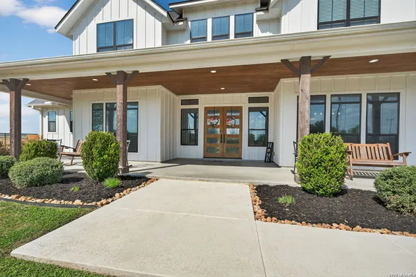 $797,500 | 2493 County Road 4713, La Coste, TX 78039