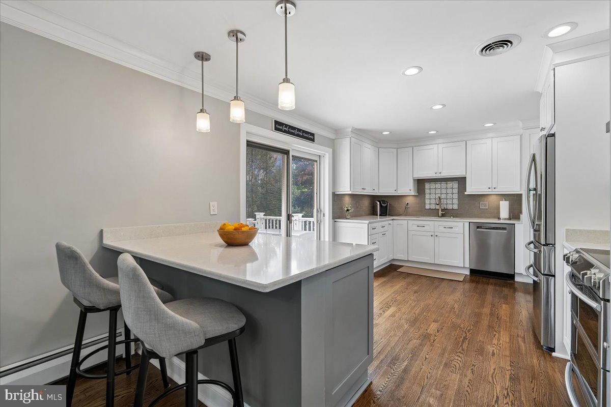 1946 Briggs Chaney Road Silver Spring, MD 20905 - Photo 15 of 92