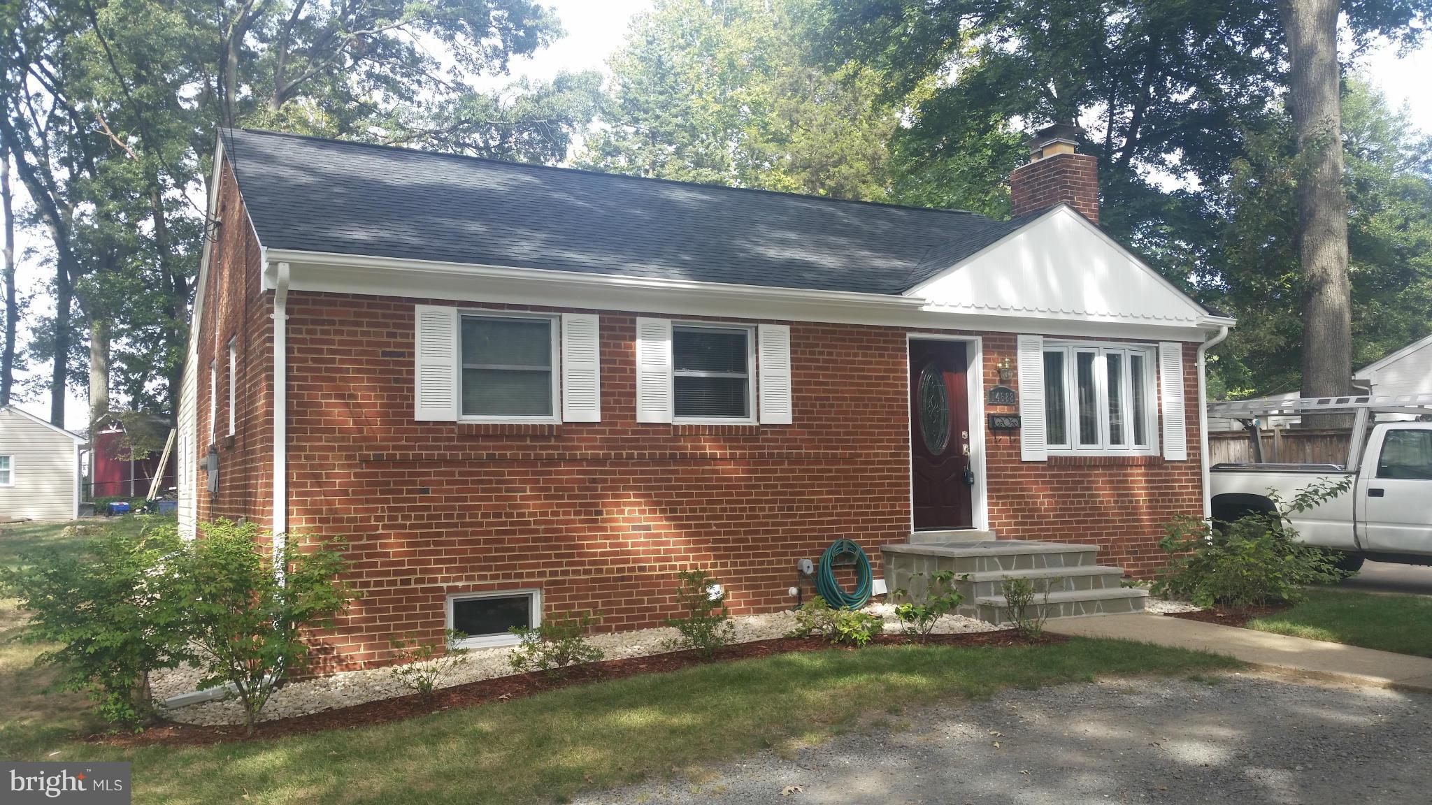 14688 Colchester Road Woodbridge, VA 22191 - Photo 1 of 29 Exterior (Front)