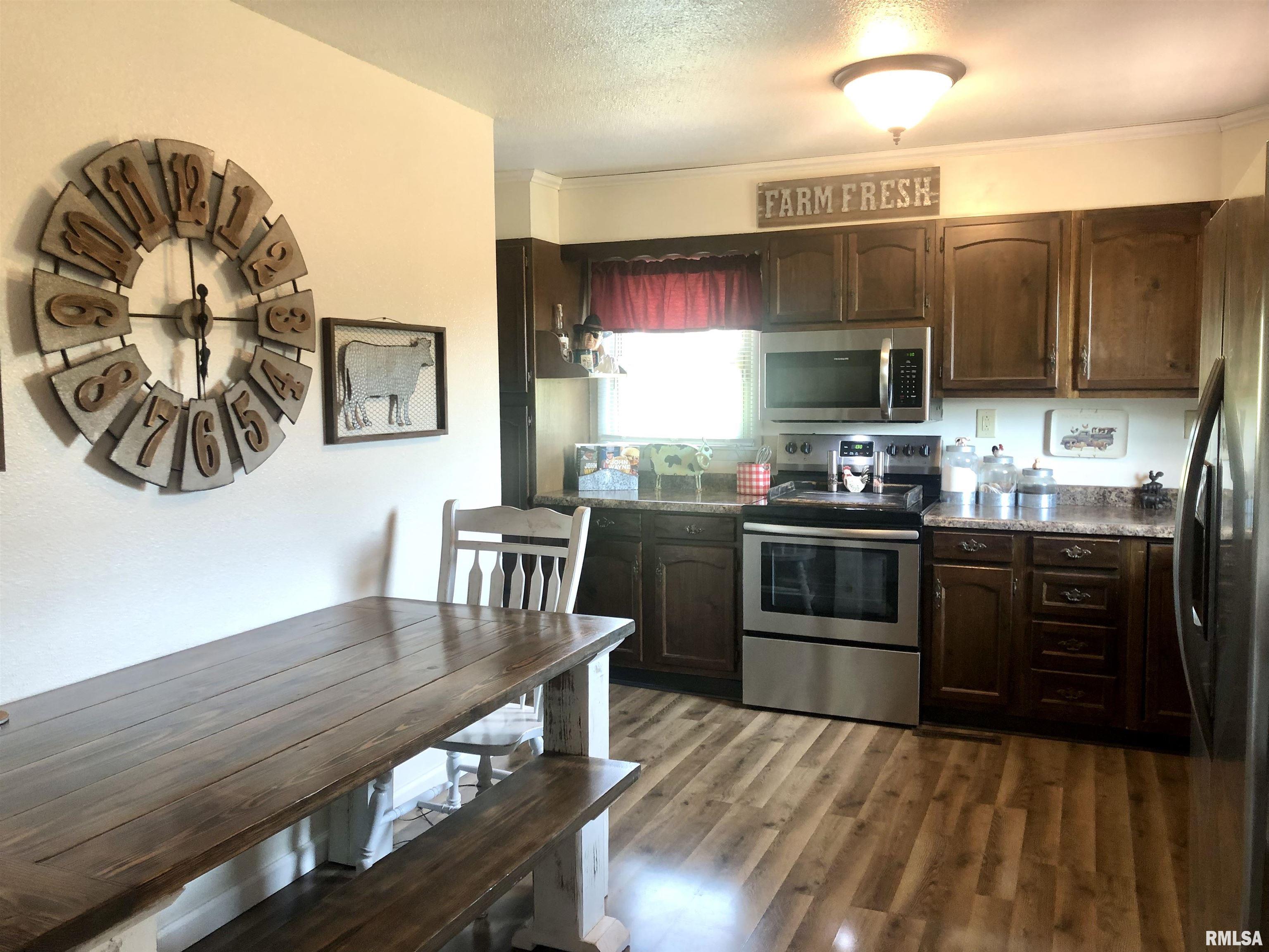 11261 Day Road Marion, IL 62959 - Photo 3 of 26 Gallery Image 3