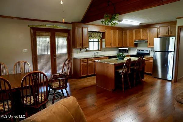 $527,650 | 1074 Midway Odom Road, Forest, MS 39074